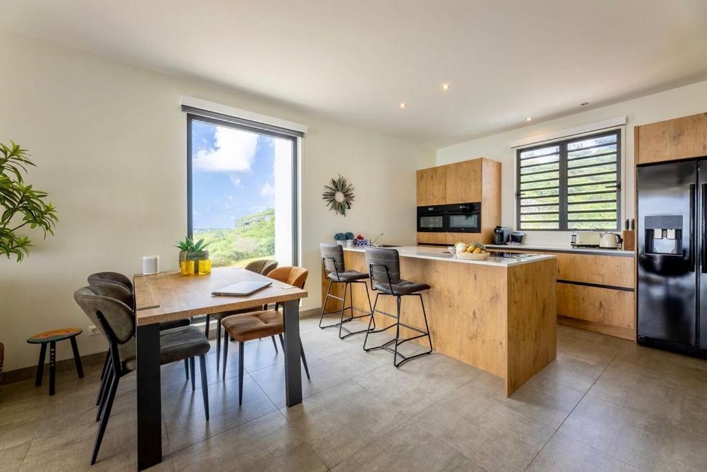 Coral Estate Ocean View Apartments Willemstad Extérieur photo